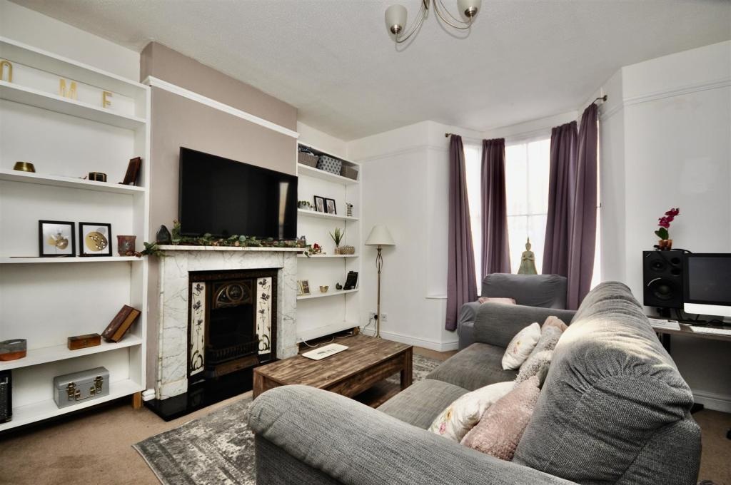 Taunton 2 Bed Flat, Park Street, TA1 To Rent Now for £1,050.00 p/m