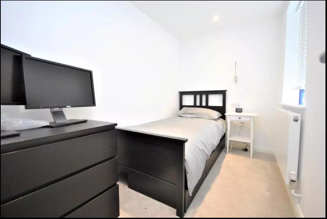 London 2 Bed Flat, Framlingham Crescent, SE9 To Rent Now for £1,400.00 p/m