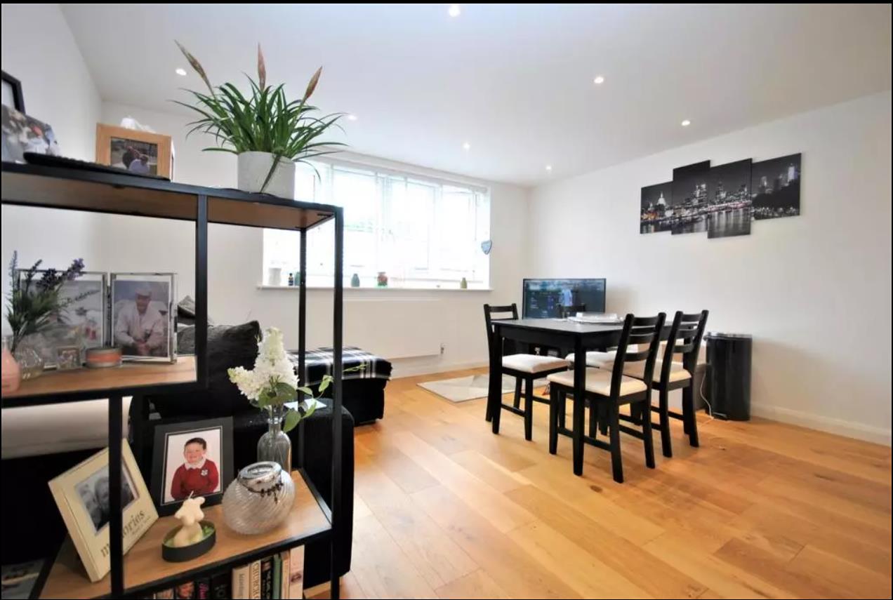 London 2 Bed Flat, Framlingham Crescent, SE9 To Rent Now for £1,400.00 p/m