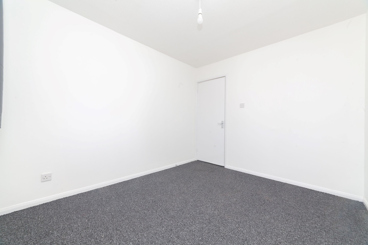 London 2 Bed Flat, Wrens Court, E13 To Rent Now for £1,625.00 p/m