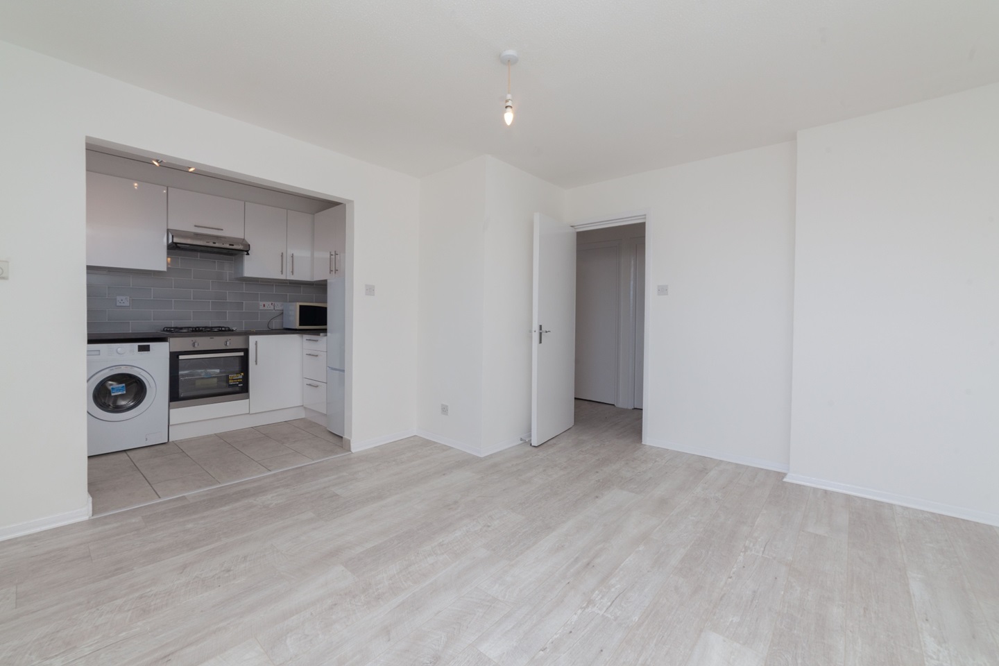 London 2 Bed Flat, Wrens Court, E13 To Rent Now for £1,625.00 p/m