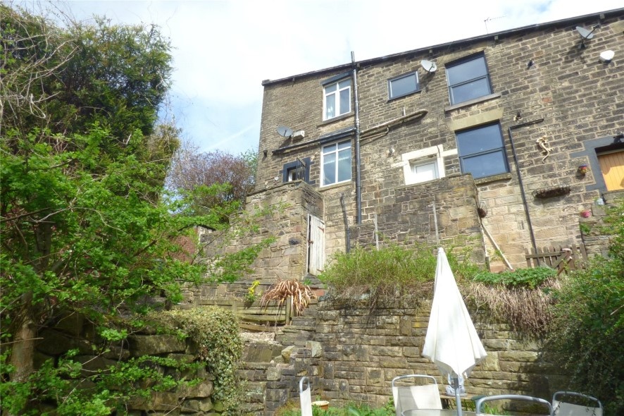 Lees, Oldham 2 Bed Terraced House, Tumbling Bank Terrace, OL4 To