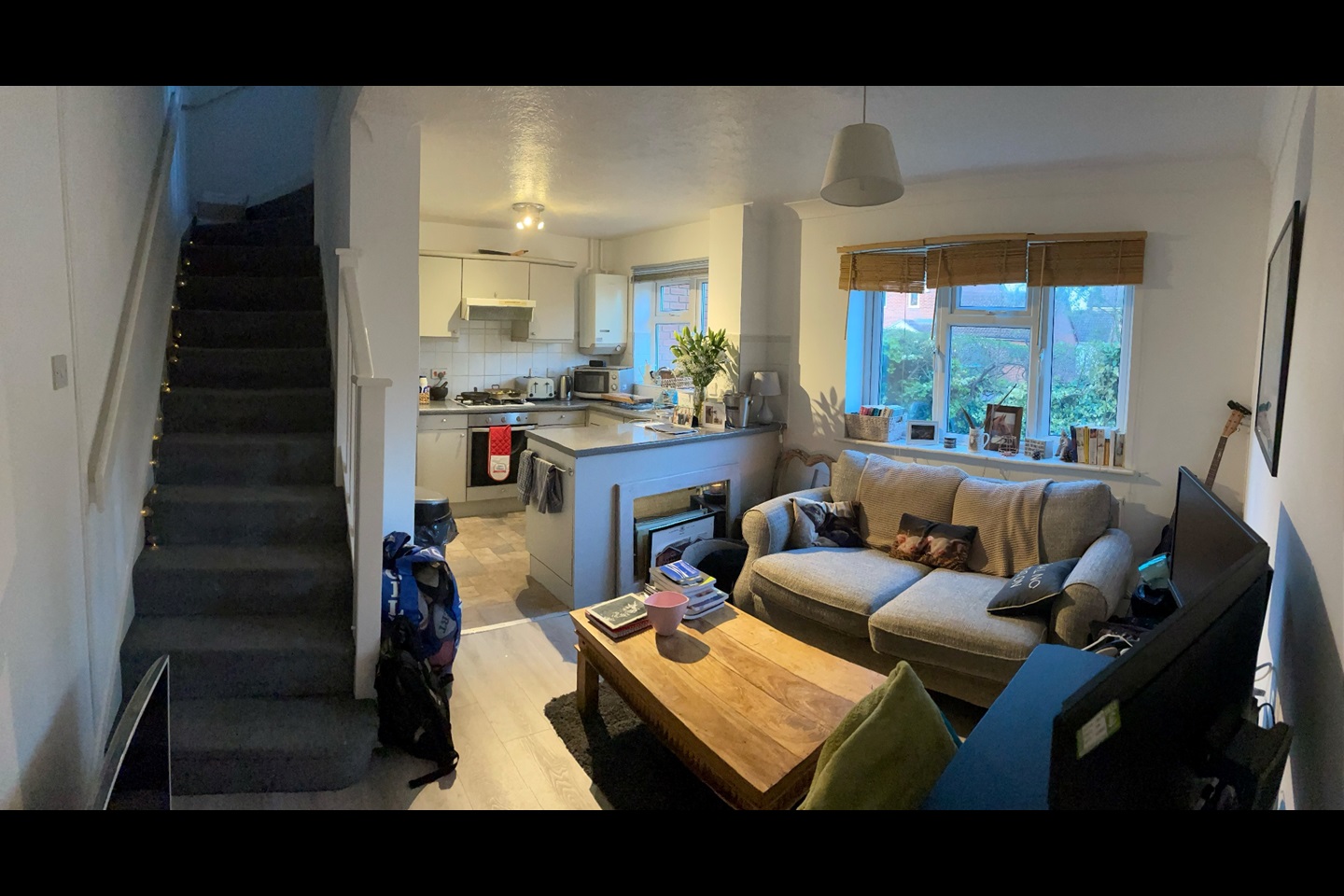 West Molesey 1 Bed SemiDetached House, Fox Way, KT8 To Rent