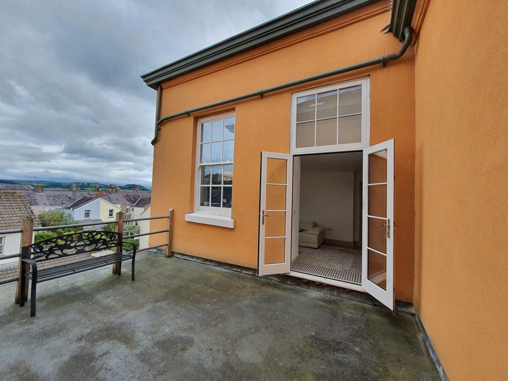 Carmarthen 2 Bed Flat, Plas Y Milwr, SA31 To Rent Now for £945.00 p/m