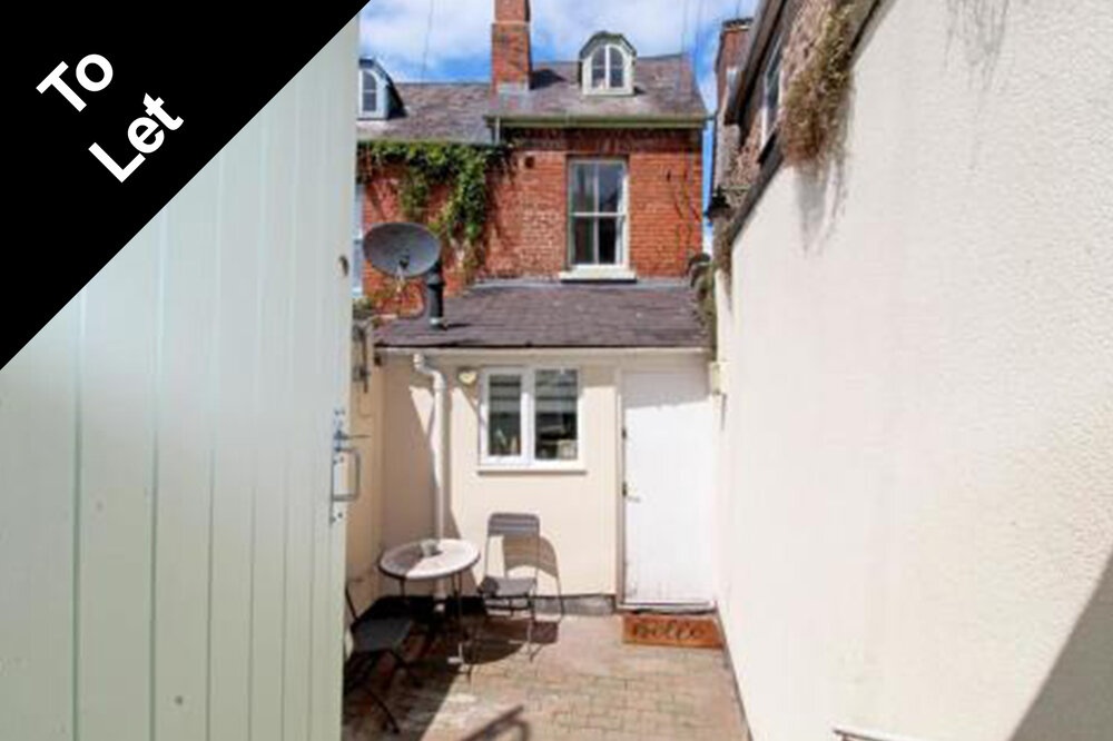 Ruthin 2 Bed Flat, Clwyd Street, LL15 To Rent Now for £625.00 p/m