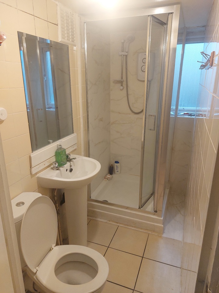 London Room in a Shared House, Lewisham, SE13 To Rent Now for £750.