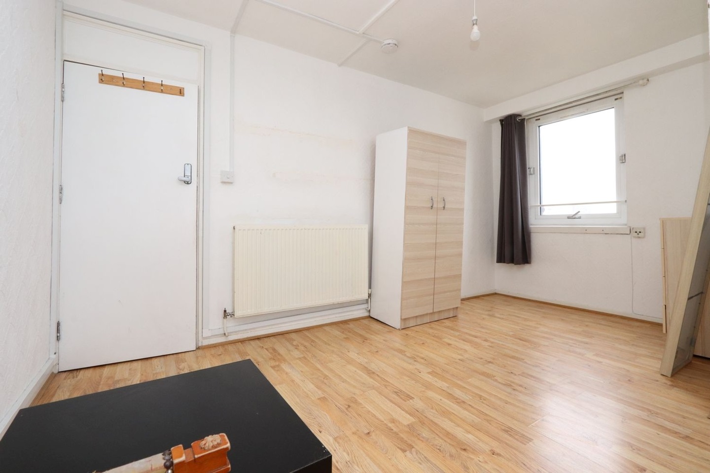 London Room in a Shared Flat, Offenbach House, E2 To Rent Now for £