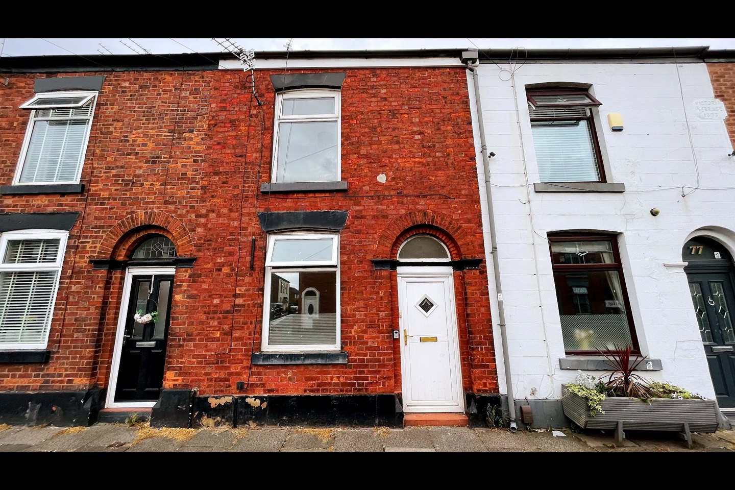 Denton, Manchester 2 Bed Terraced House, Haughton Green Road, M34