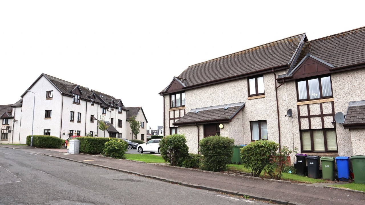 Ayr 2 Bed Flat, Mossgiel Road, KA7 To Rent Now for £427.40 p/m