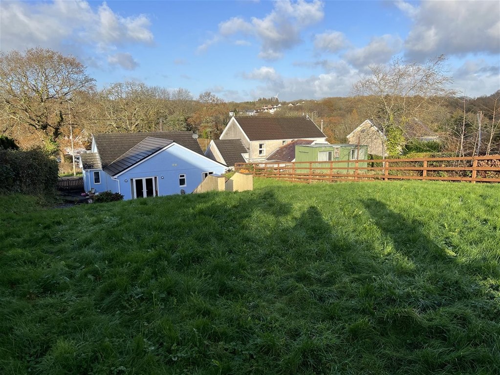 Tycroes, Ammanford 3 Bed Bungalow, Ammanford Road, SA18 To Rent Now for £900.00 p/m