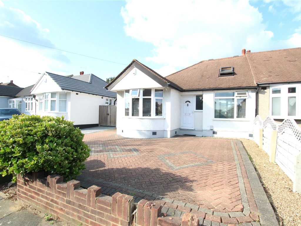Welling 4 Bed Bungalow, Sutherland Avenue, DA16 To Rent Now for £