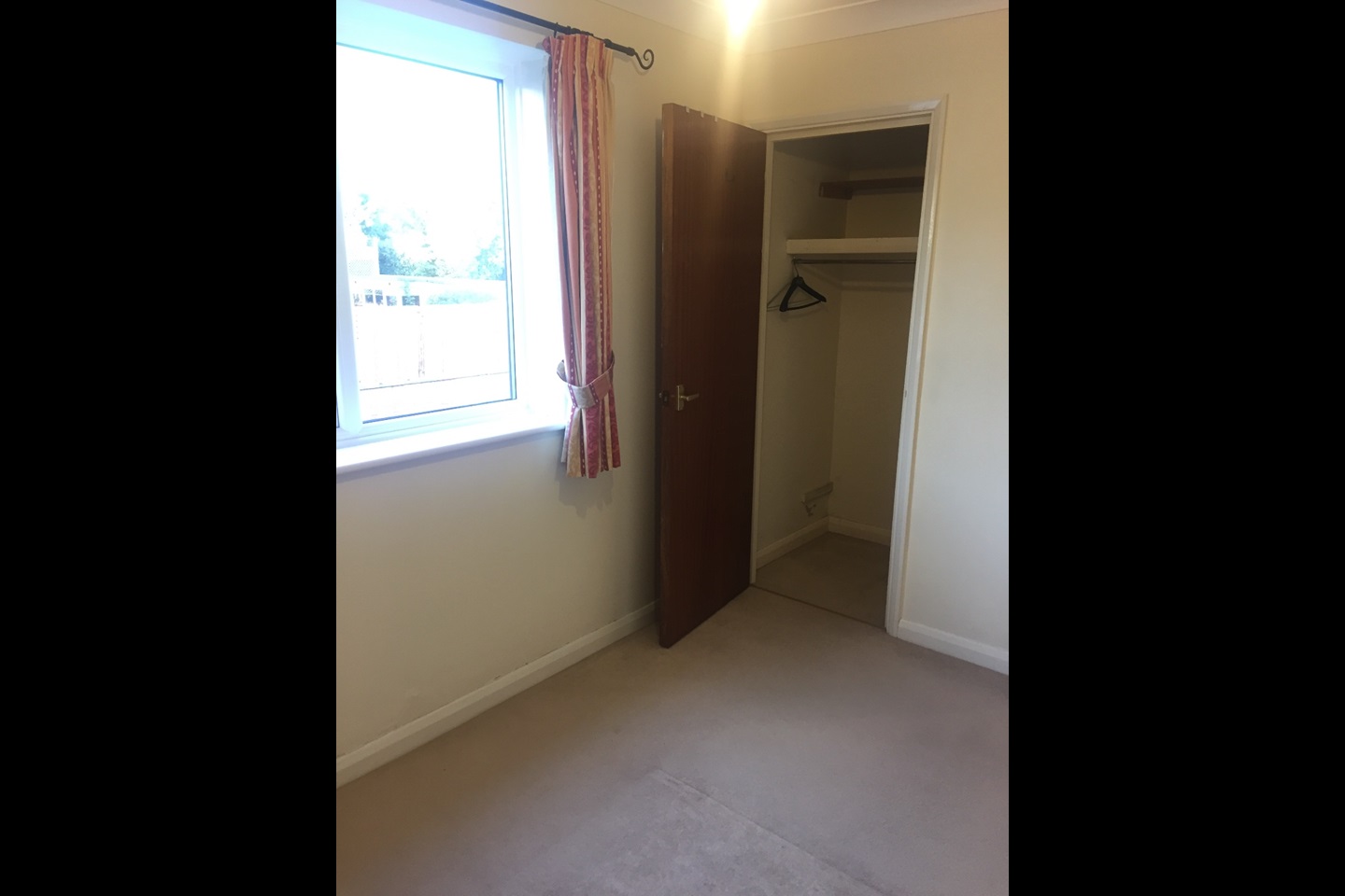 Brackley 1 Bed Flat, Canada Court, NN13 To Rent Now for £750.00 p/m