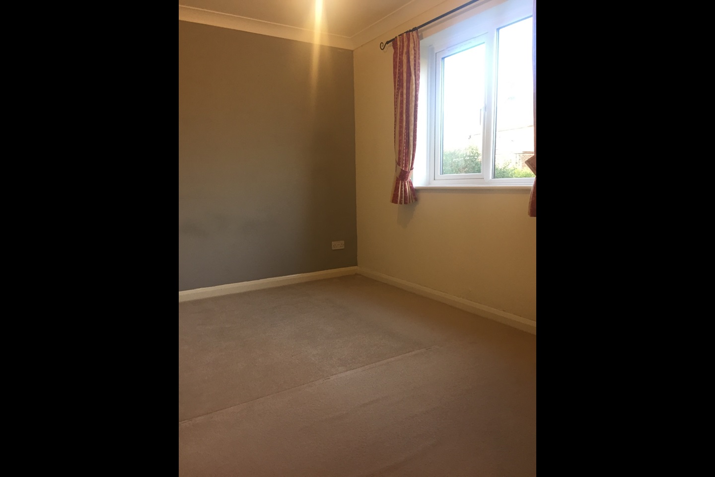 Brackley 1 Bed Flat, Canada Court, NN13 To Rent Now for £750.00 p/m