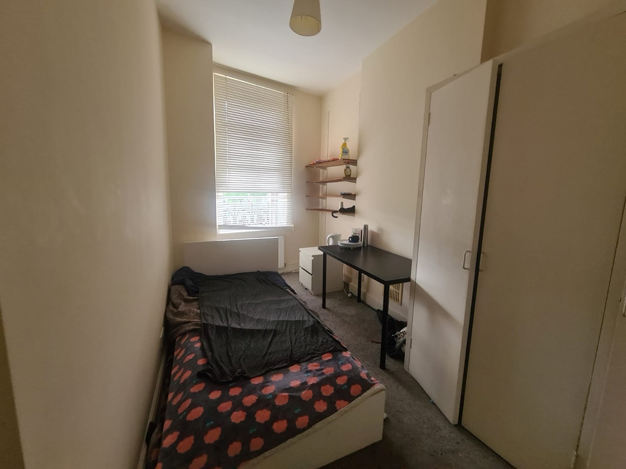 London Room in a Shared House, Willesden Lane, NW6 To Rent Now for