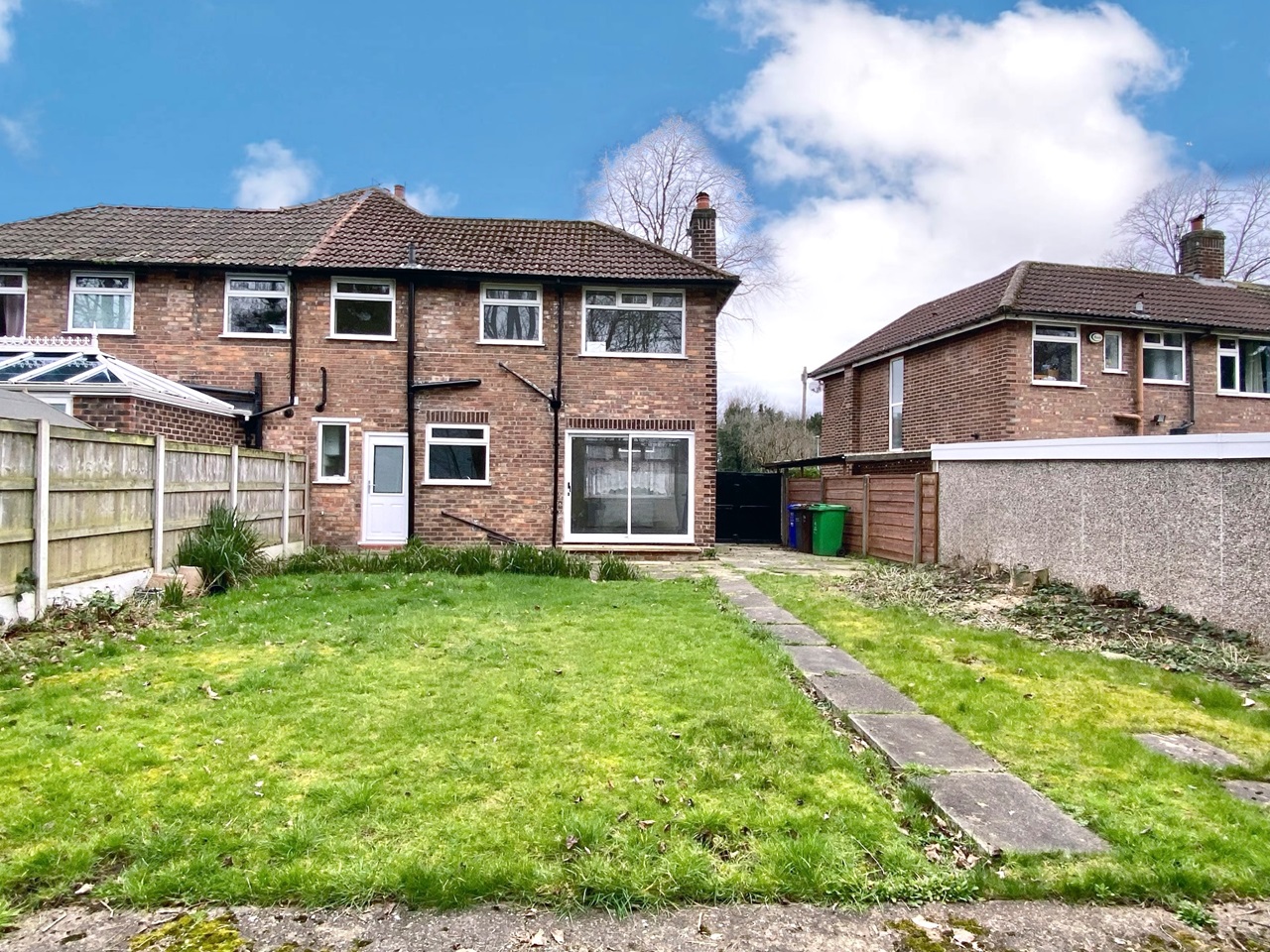 Manchester 3 Bed SemiDetached House, Roundwood Road, M22 To Rent