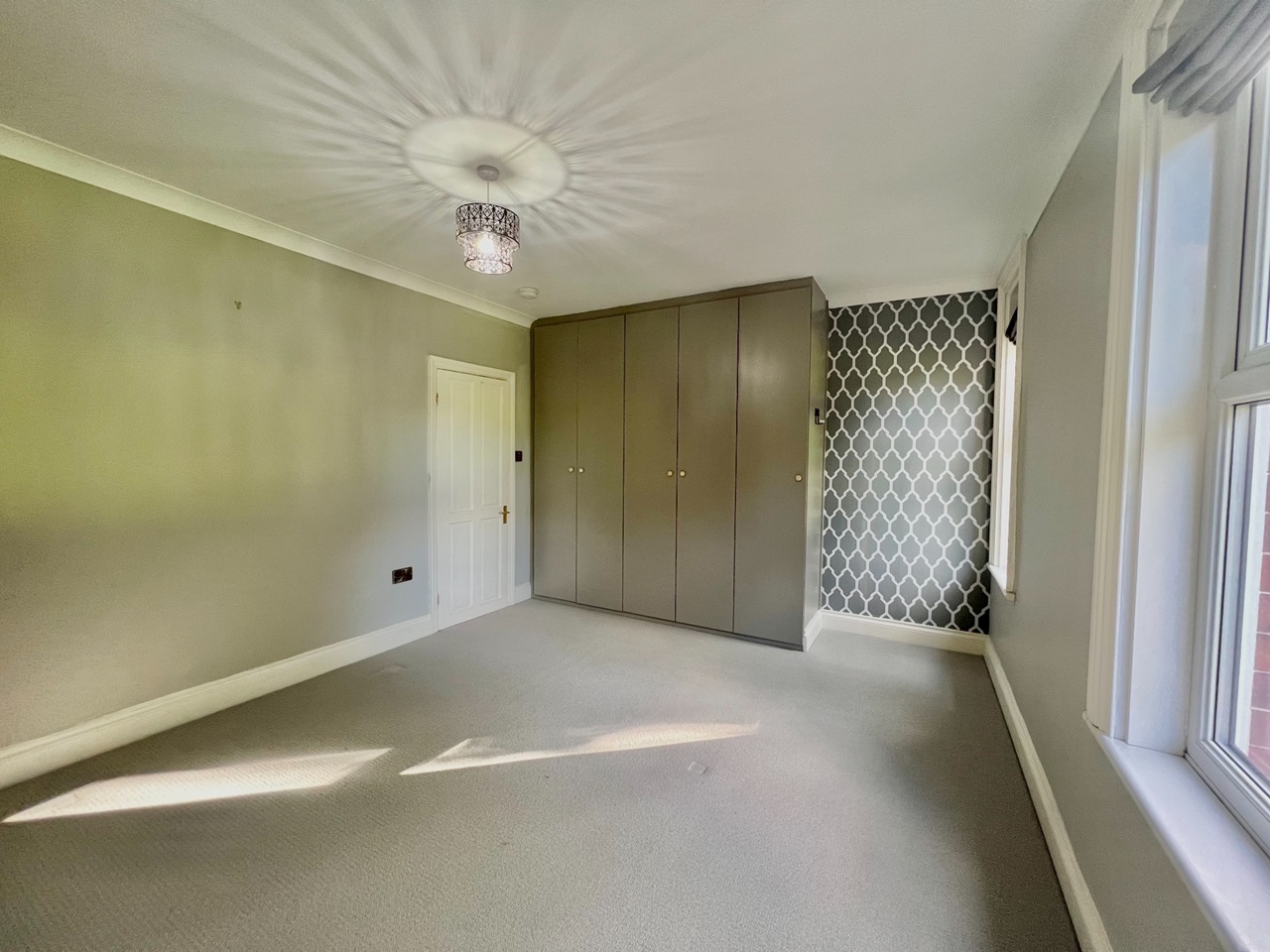 Altrincham 4 Bed Terraced House, Queens Road, WA15 To Rent Now for