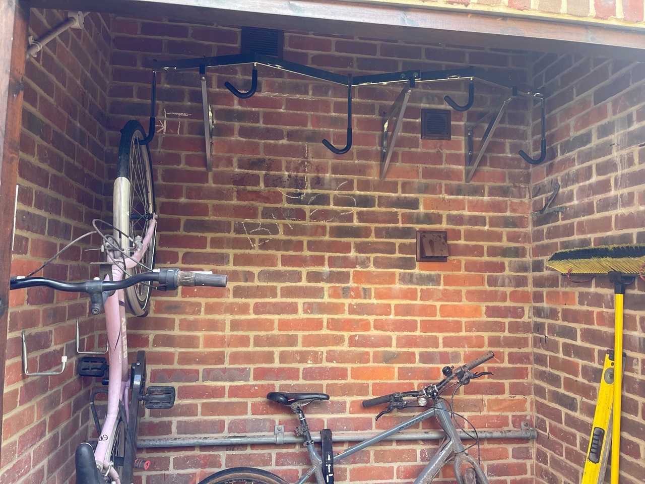 Watford Herts Studio Flat, Willow Lane Road, WD18 To Rent Now for £