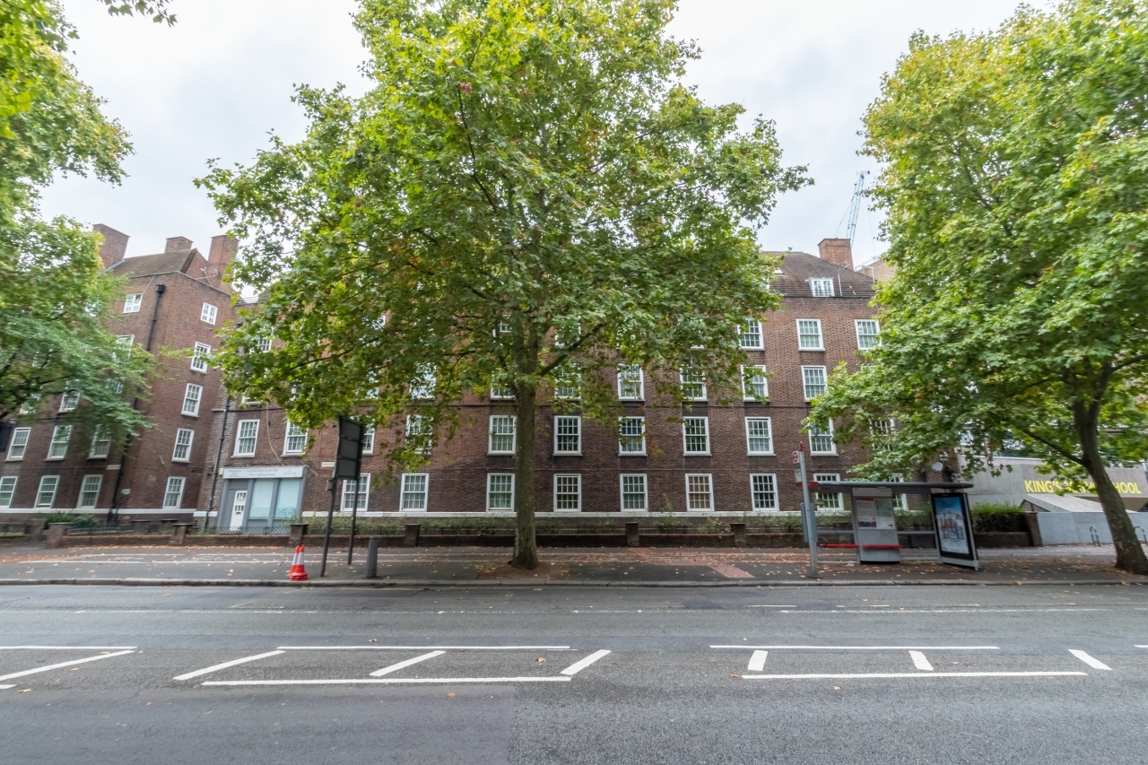 London 3 Bed Flat, Worcester House, SE11 To Rent Now for £3,000.00 p/m