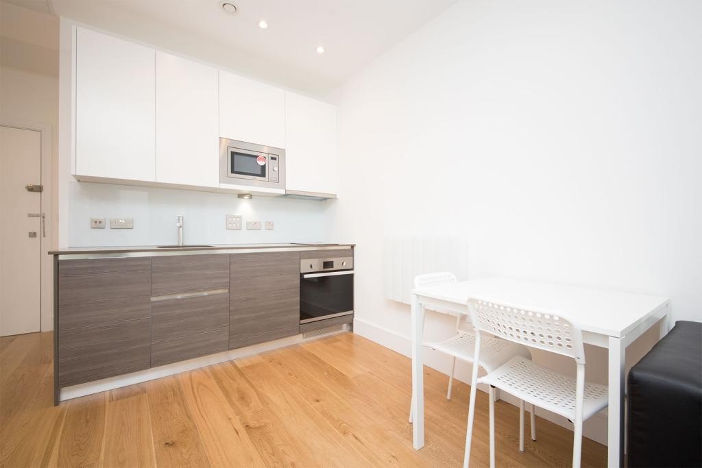 Hounslow 1 Bed Flat, Trinity Square 2359, TW3 To Rent Now for £
