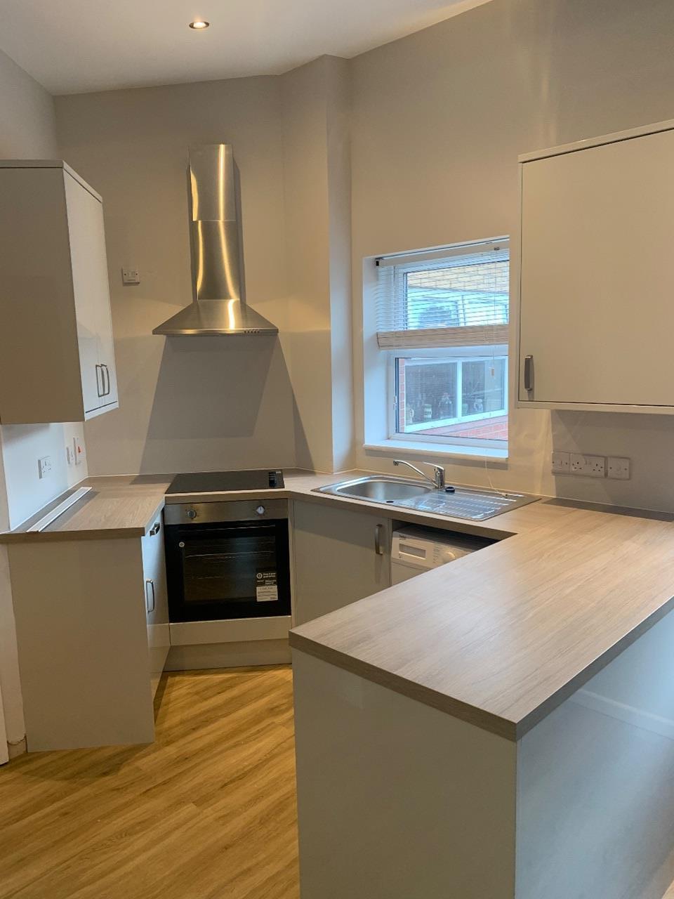 Leeds 2 Bed Flat, Highbury Court, LS6 To Rent Now for £995.00 p/m