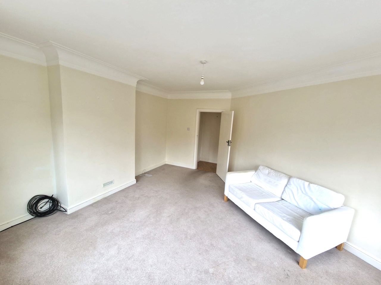 Chorleywood 1 Bed Flat, Main Parade Flats, WD3 To Rent Now for £