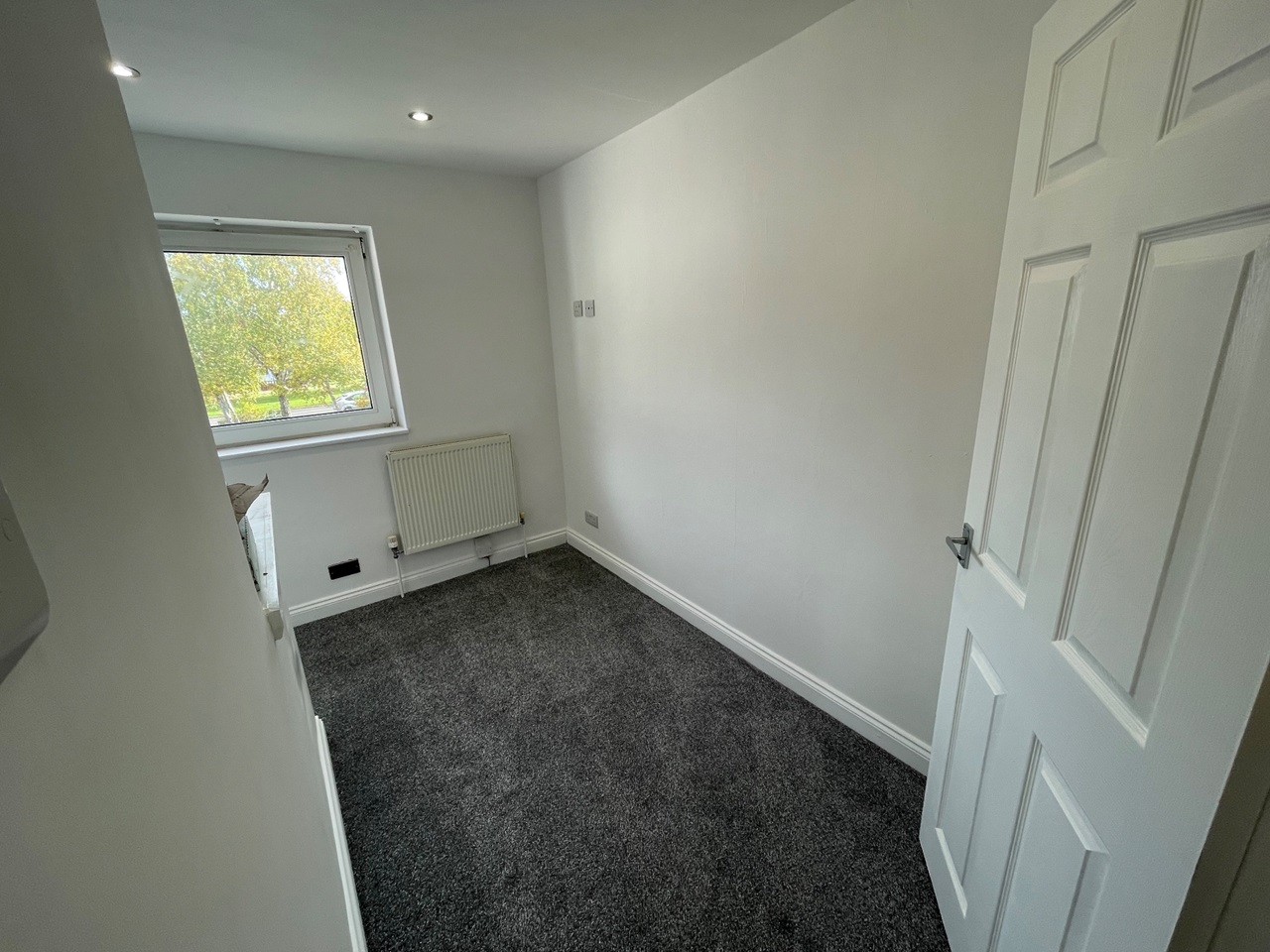 Corby 3 Bed Terraced House, Reigate Walk, NN18 To Rent Now for £