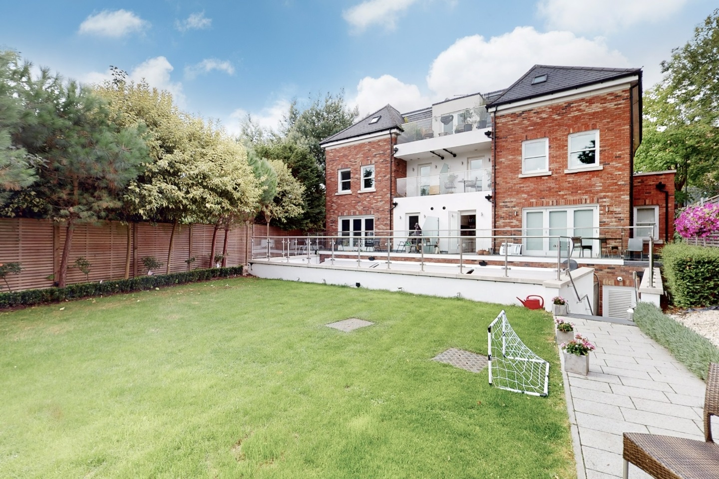 London 3 Bed Penthouse, Newlands House Tenterden Grove, NW4 To Rent Now for £3,500.00 p/m