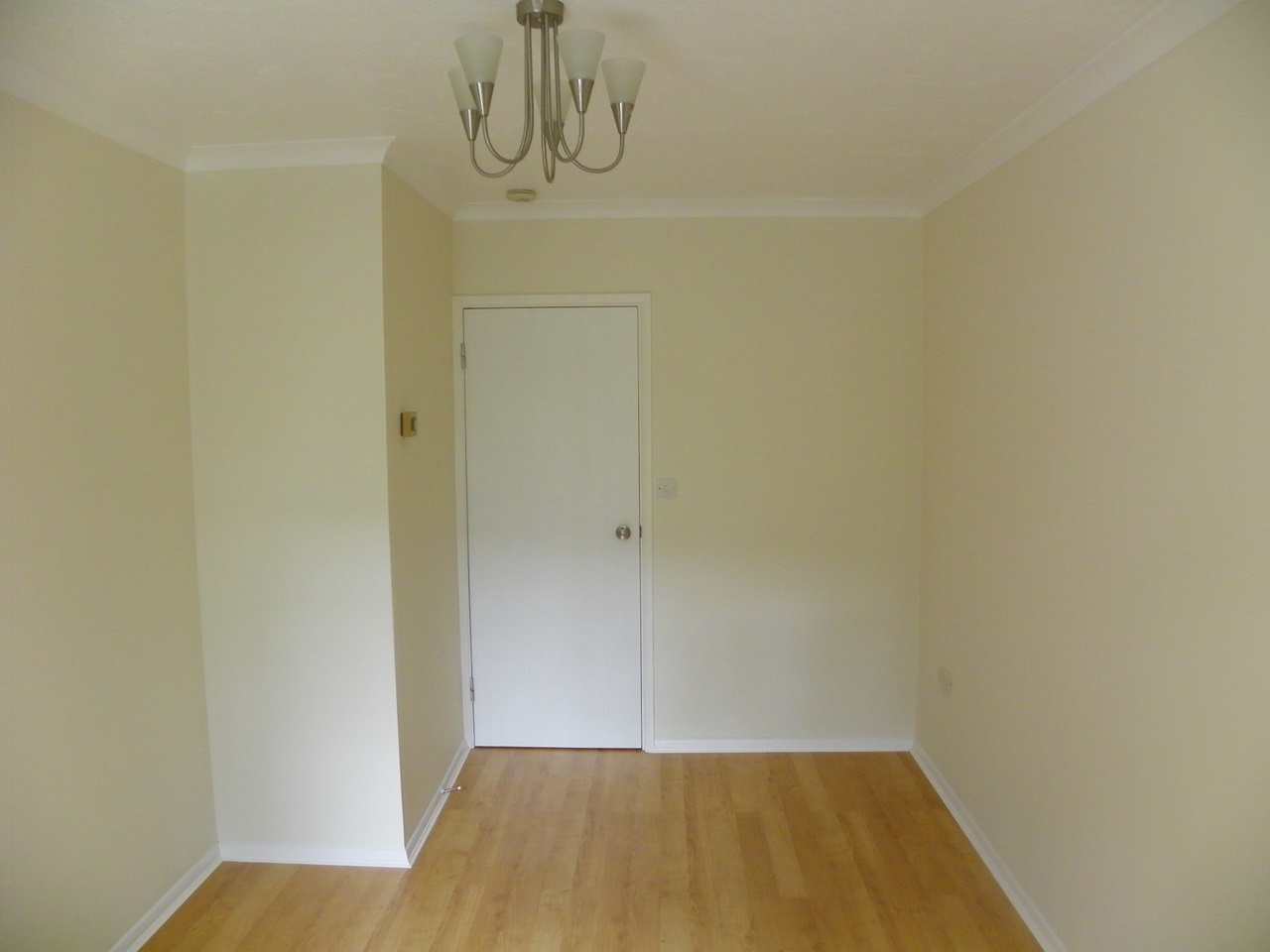 Shepperton 1 Bed Flat, Laleham Road, TW17 To Rent Now for £950.00 p/m