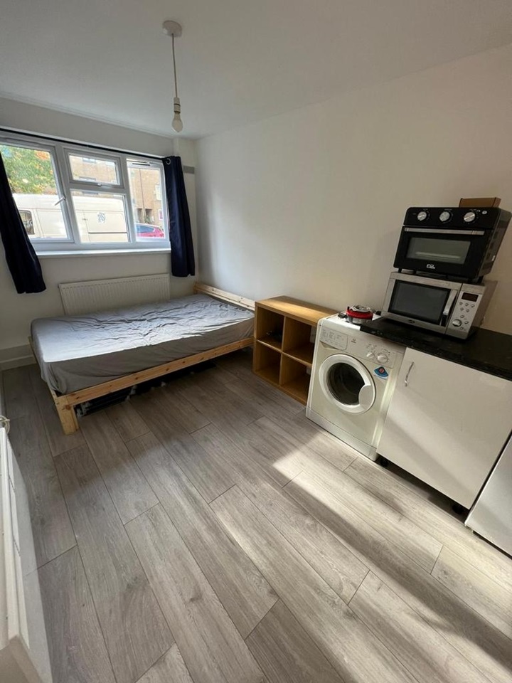 Fishermead, Milton Keynes Room in a Shared House, Mullion Place, MK6 To Rent Now for £750.00 p/m