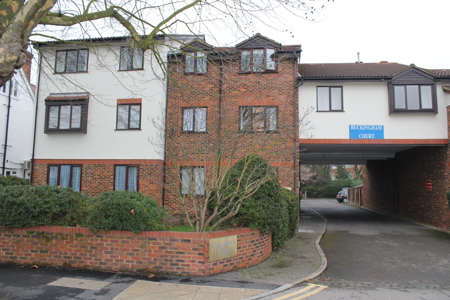 StainesUponThames 1 Bed Flat, Kingston Road, TW18 To Rent Now for £945.00 p/m