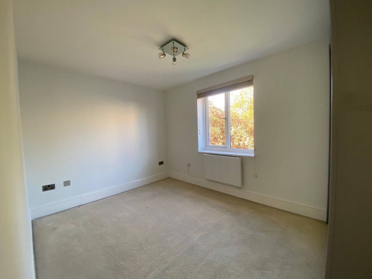 Mitcham 2 Bed Flat, Heathfield Drive, CR4 To Rent Now for £1,600.00 p/m