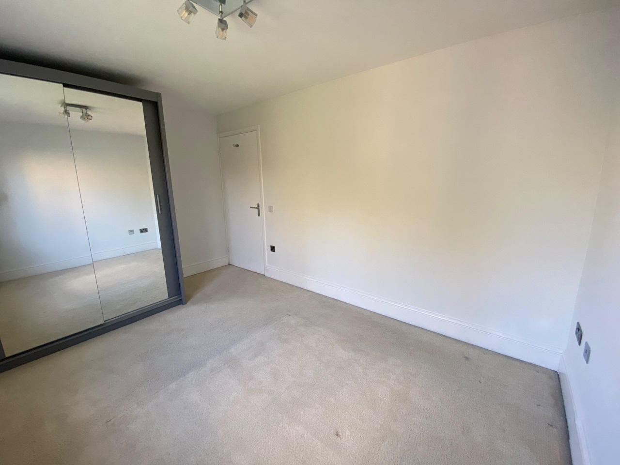 Mitcham 2 Bed Flat, Heathfield Drive, CR4 To Rent Now for £1,600.00 p/m