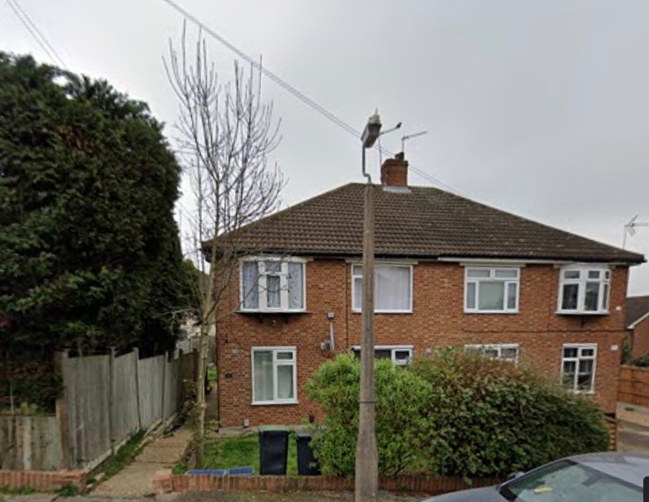 Loughton 2 Bed Barncroft Close, IG10 To Rent Now for £