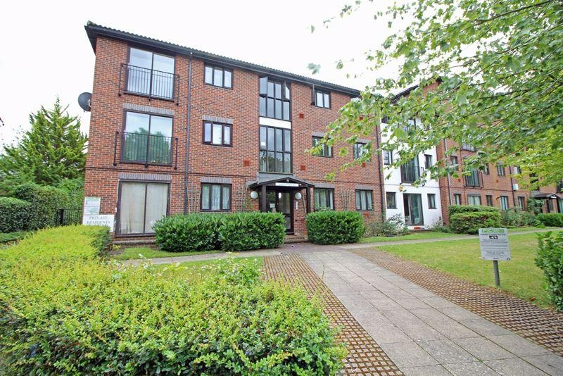 Croydon 2 Bed Flat, Chepstow Road, CR0 To Rent Now for £1,650.00 p/m