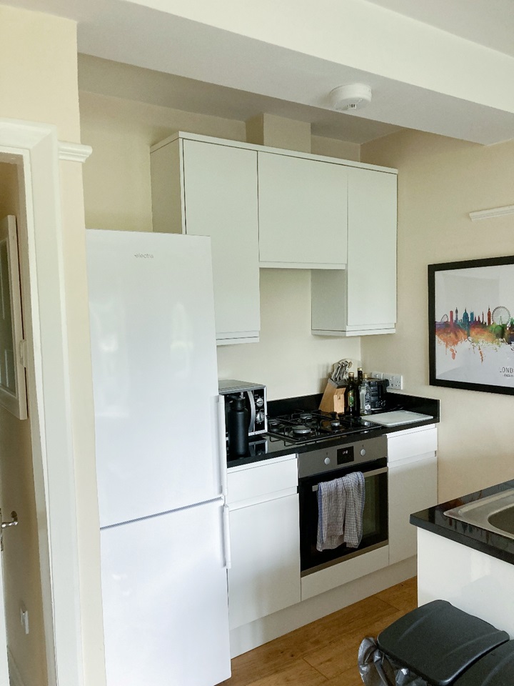 London 1 Bed Flat, Burntwood Court, SW17 To Rent Now for £1,500.00 p/m
