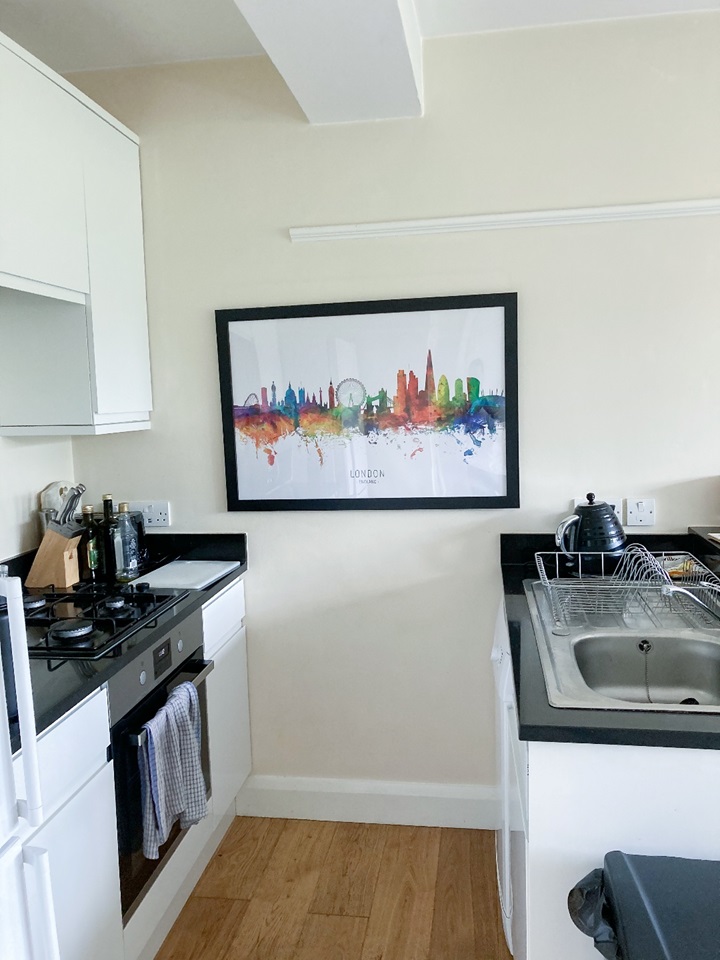 London 1 Bed Flat, Burntwood Court, SW17 To Rent Now for £1,500.00 p/m