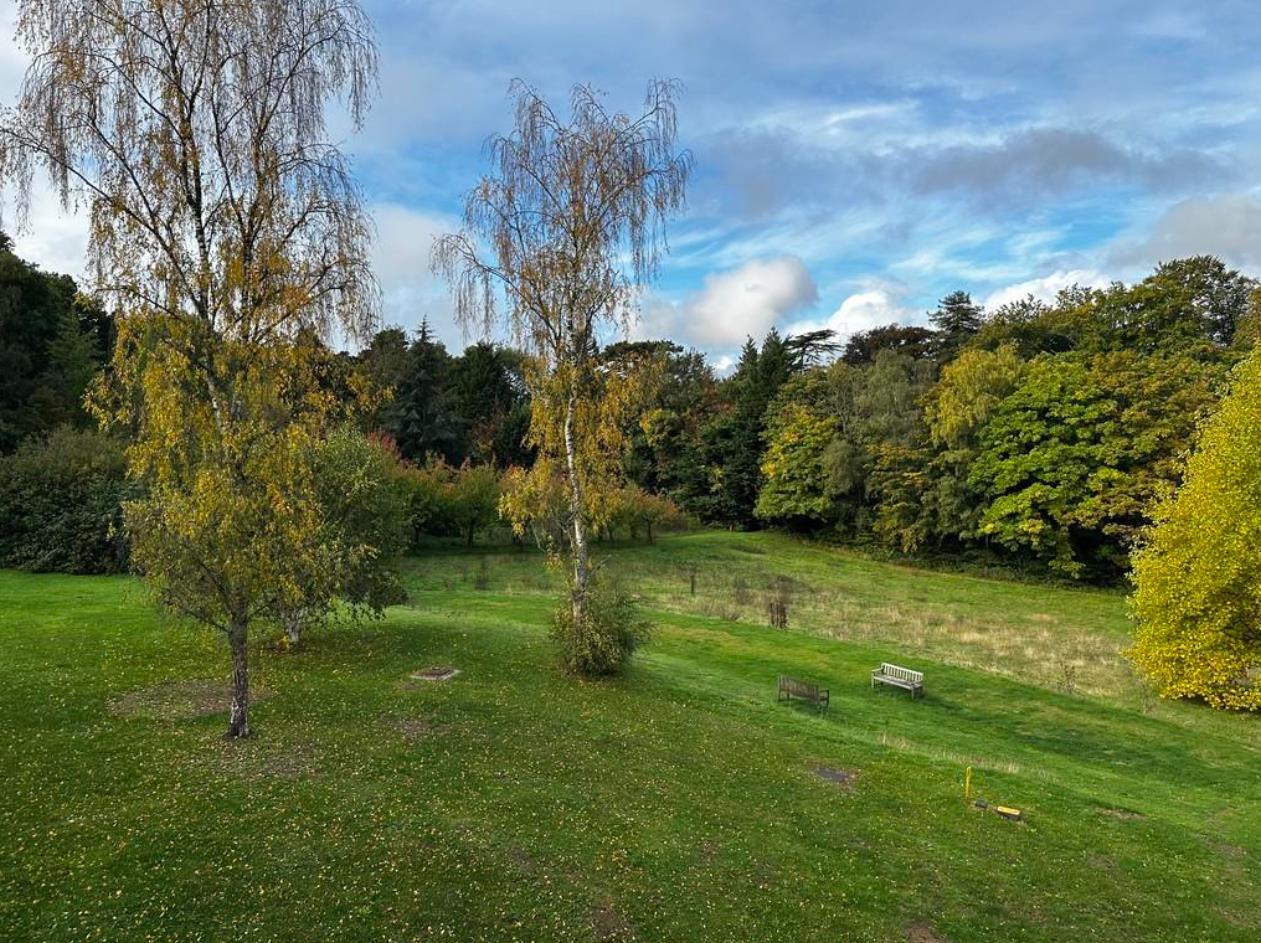 Dorking 2 Bed Flat, Deepdene House, RH5 To Rent Now for £1,500.00 p/m