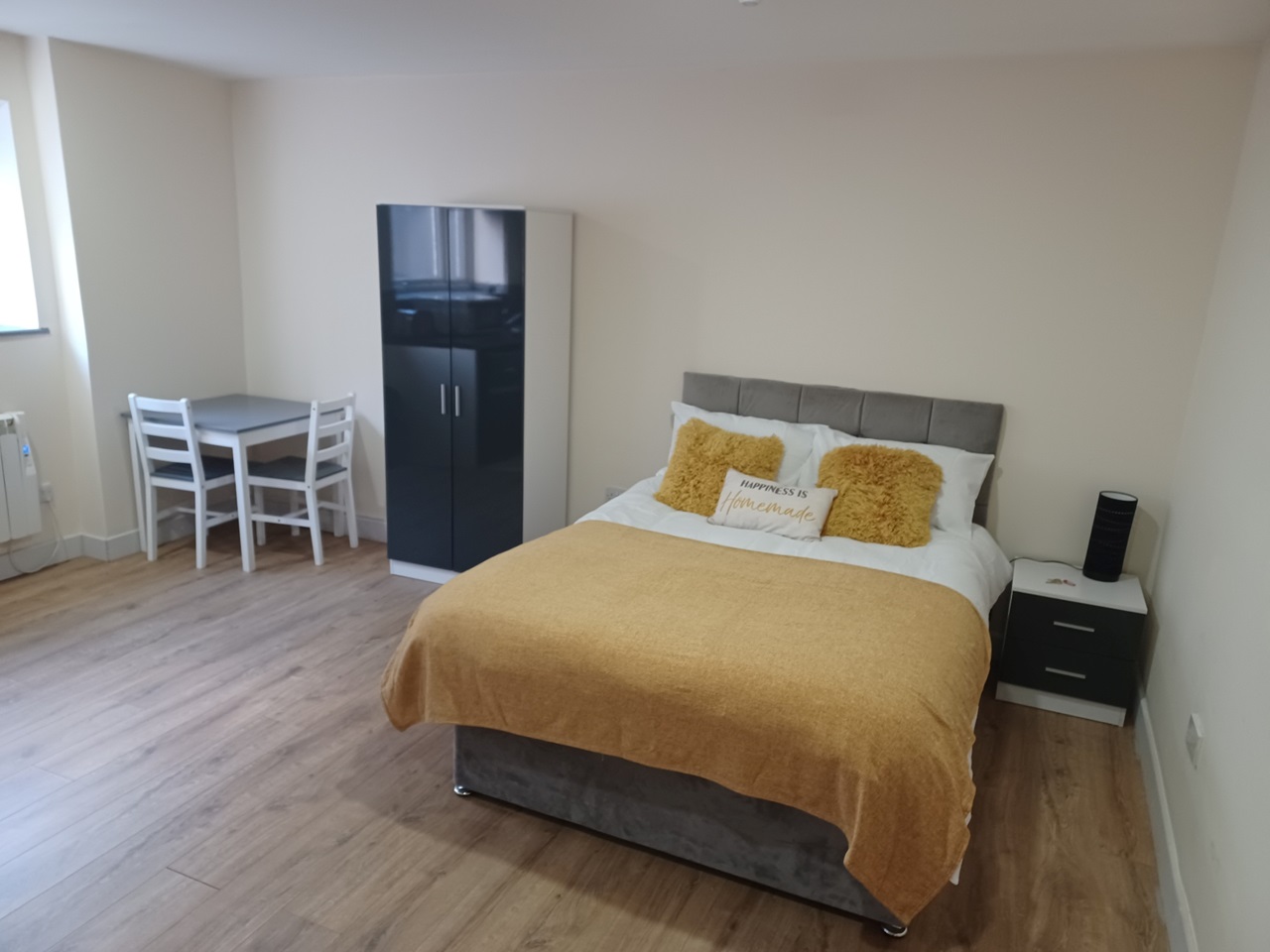 StokeOnTrent Bedsit, Sovereign House, ST4 To Rent Now for £470.00 p/m