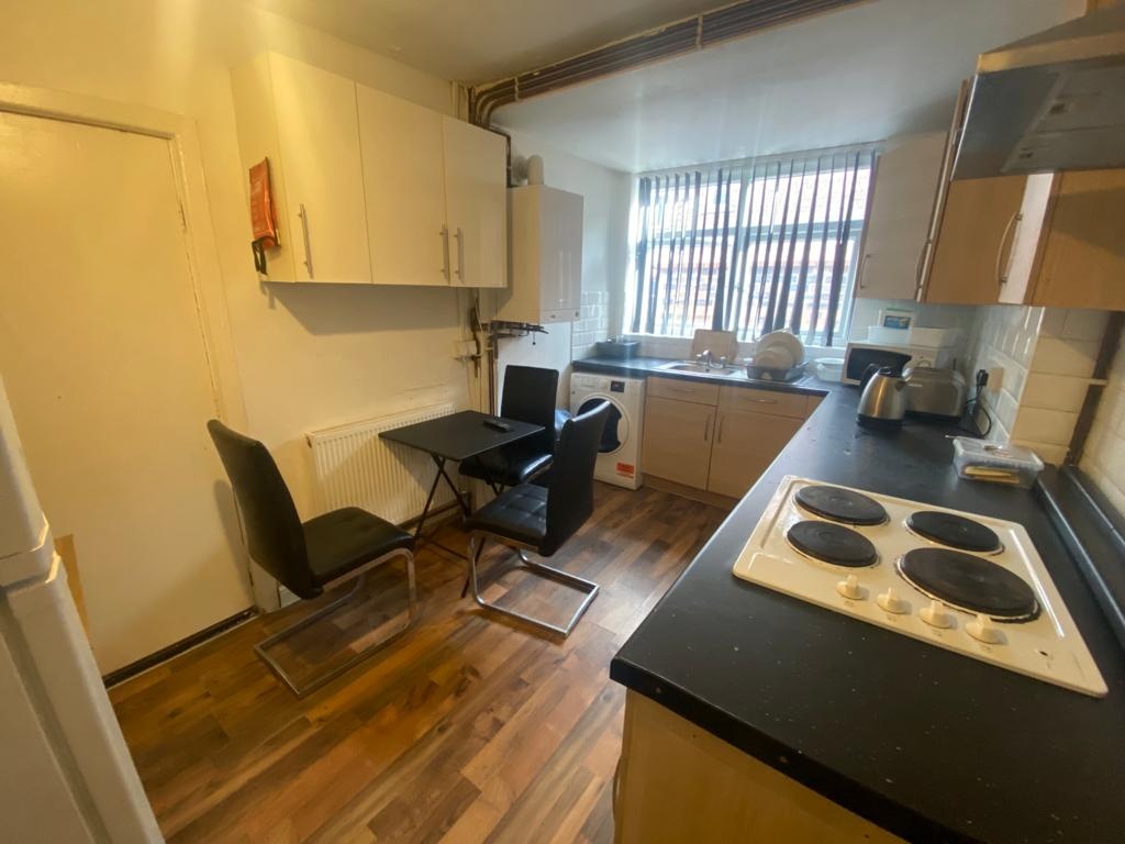 Salford Room in a Shared House, Mackenzie Road, M7 To Rent Now for