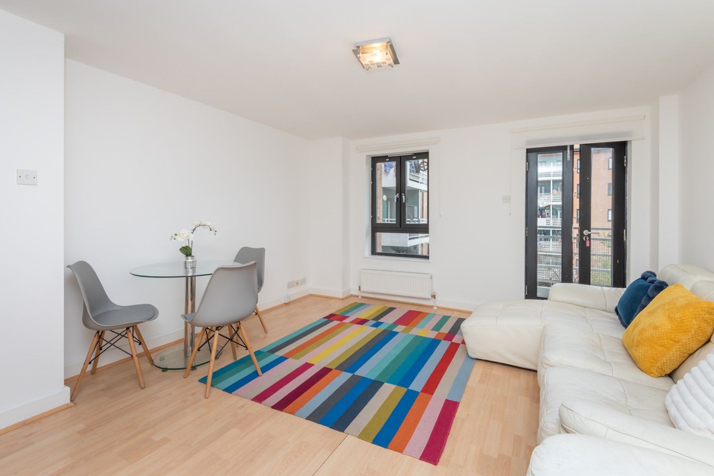 London 2 Bed Flat, John Scurr House, E14 To Rent Now for £1,000.00 p/m