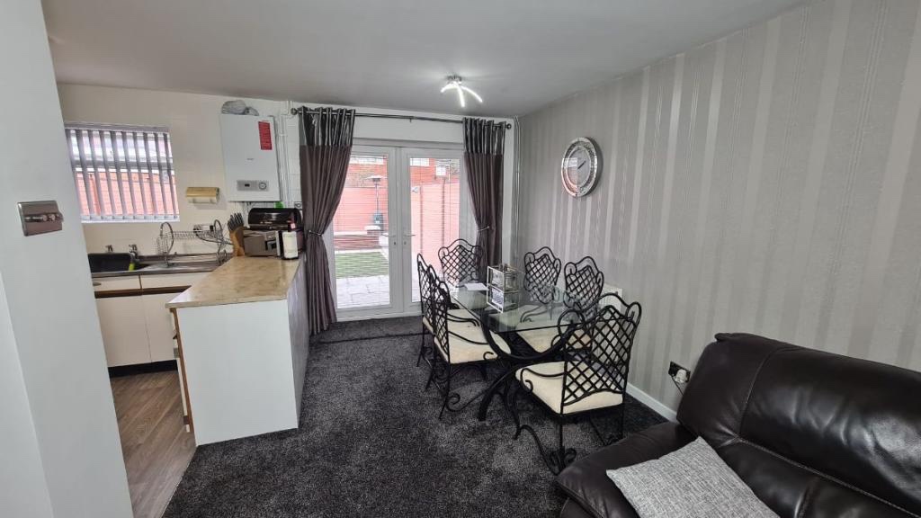 Padgate, Warrington 3 Bed End Terrace, Blackburne Close, WA2 To Rent Now for £900.00 p/m