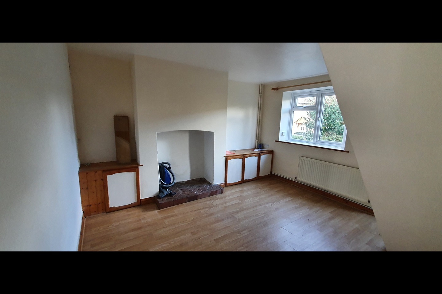 Crewkerne 2 Bed Terraced House, North Street, TA18 To Rent Now for