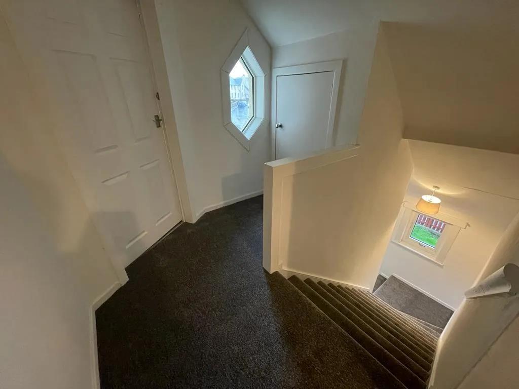 Clydebank 3 Bed Flat, Hillend Crescent, G81 To Rent Now for £650.00 p/m