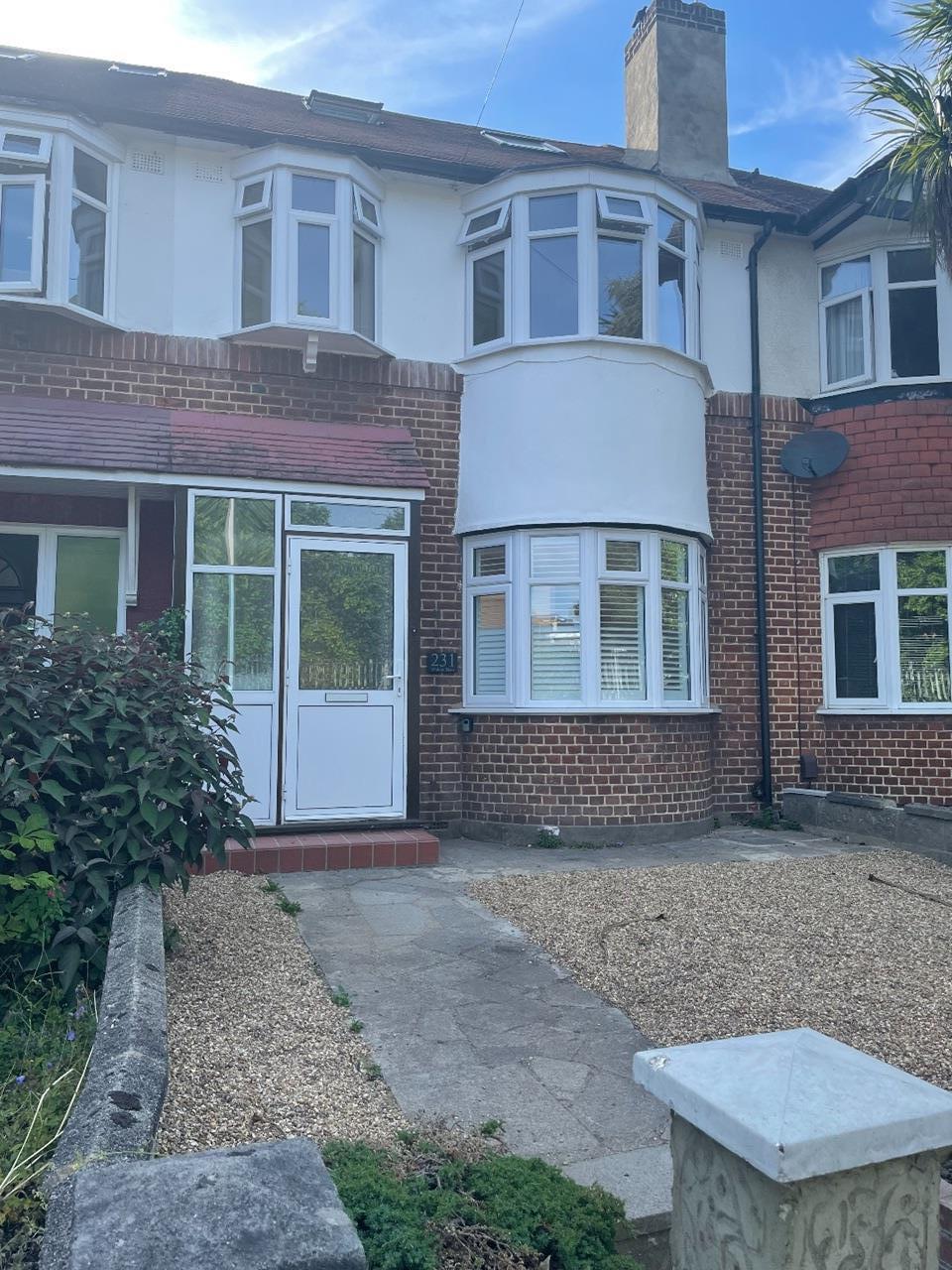 Isleworth 4 Bed Terraced House, Whitton Dene, TW7 To Rent Now for £