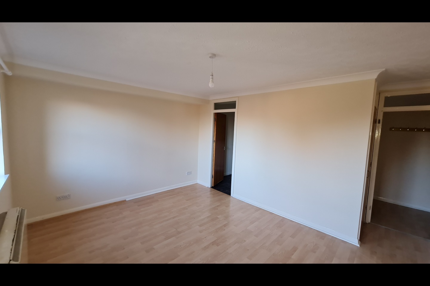 Croydon Studio Flat, Caversham House, CR0 To Rent Now for £1,250.00 p/m