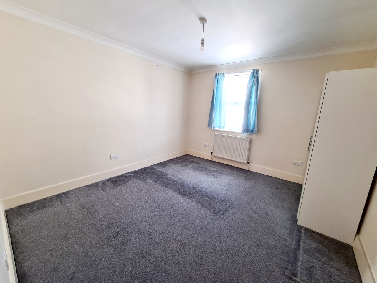 Plaistow 1 Bed Flat, Barking Road, E13 To Rent Now for £1,300.00 p/m