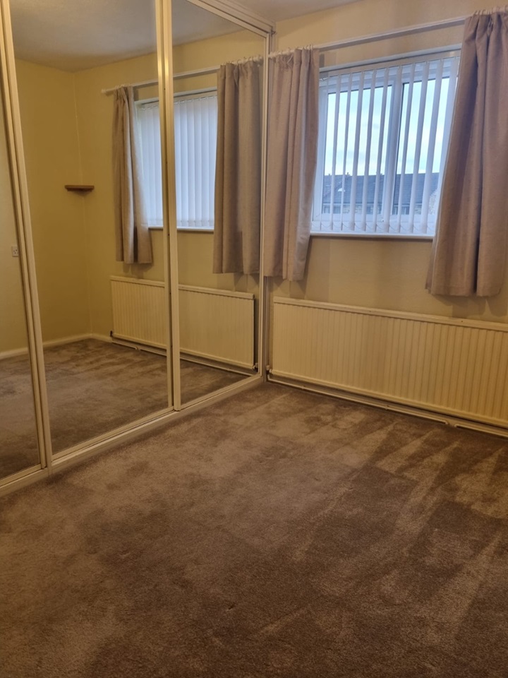 Horsforth, Leeds 2 Bed Flat, Town Street, LS18 To Rent Now for £825