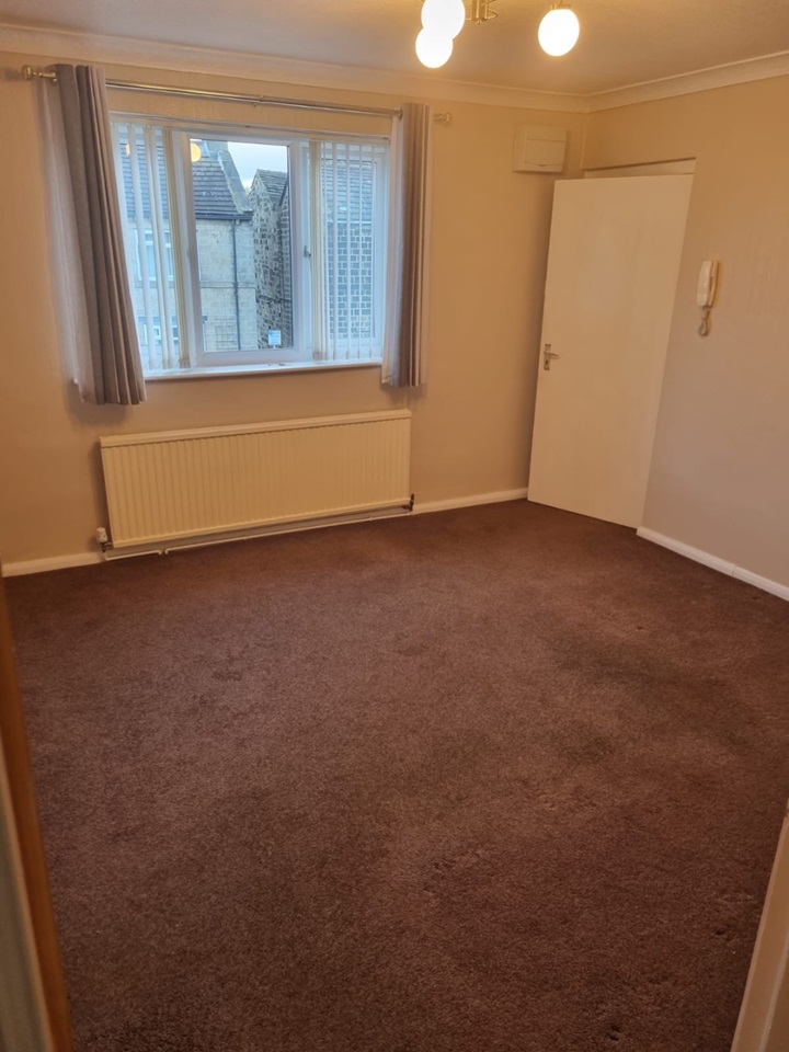 Horsforth, Leeds 2 Bed Flat, Town Street, LS18 To Rent Now for £825