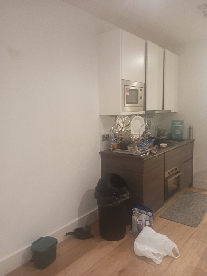 Hounslow 1 Bed Flat, Trinity Square, TW3 To Rent Now for £1,250.00 p/m