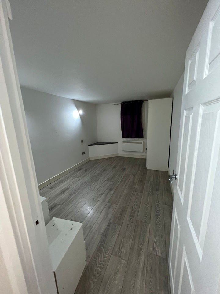 Crayford, Dartford 3 Bed Flat, Crayford, DA1 To Rent Now for £1,600